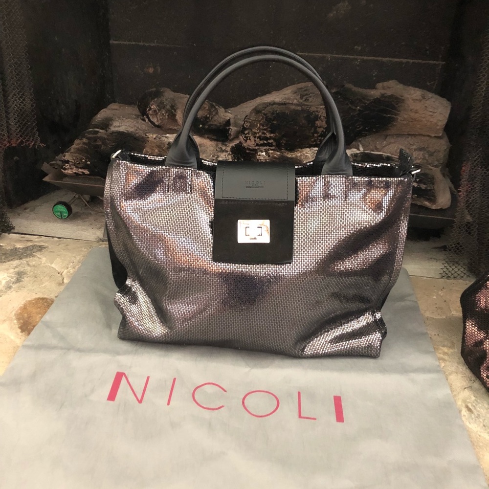 NEW never used NICOLI genuine leather purse